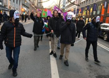 Ji bo Rojava û Rojhilat li Stockholmê meşiyan!