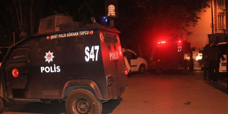 Yekîneyên Tolhildanê li Izmîrê 3 çalakî kirin