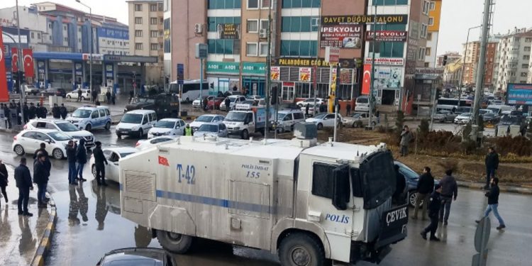 Dewleta dagirker gefê li malbatên ku zarokên wan li çiyê ne dixwe