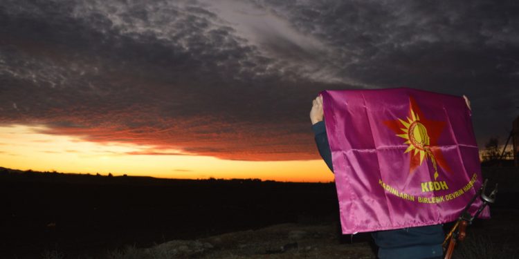 KBDH tevgera Las Tesîs silav kir