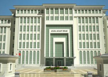 Ceza dane zarokê ku, li dîwêr ‘deng bide jiyanê’ nivisî!