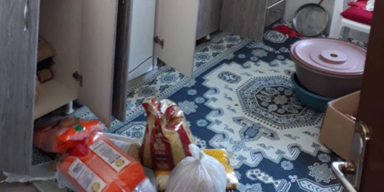 Li Çewlikê leşkerên Tirk ên dagirker hundirê malê kolan, talan kirin!