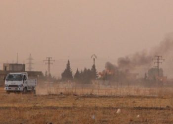 Artêşa Tirk a dagirker û çeteyên wê gundên Girê Spî topbaran dikin