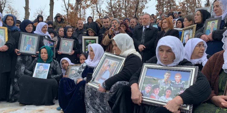 Rûniştina doza Roboskîyiyan hate kirin