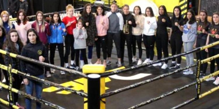 Jinên Ciwan li dijî tundiya li ser jinan derdikevin rîngê