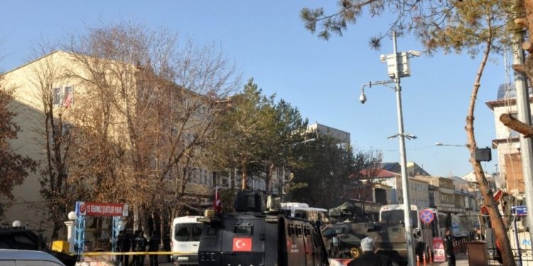 Rejîma faşîst a AKP’ê dest danî ser şaredariyên HDP’ê yê Gimgim, Kop û Lîzê