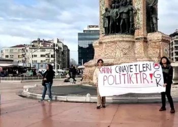 Du Jinên Ciwan ji ber vekirina pankarta “Cînayetên jinan polîtîk e” hatin binçavkirin