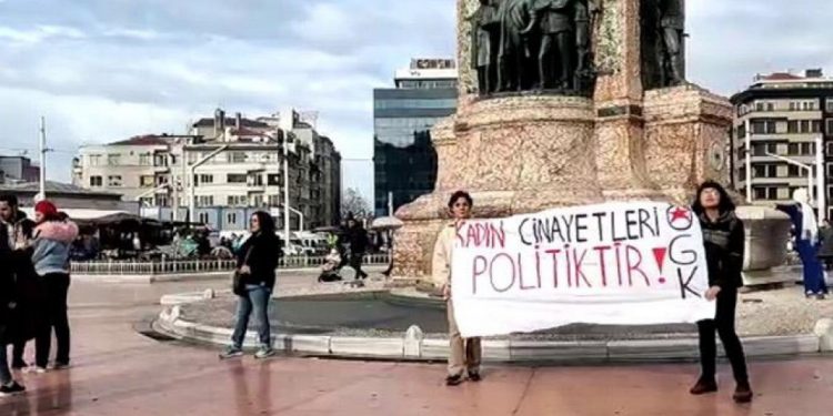 Du Jinên Ciwan ji ber vekirina pankarta “Cînayetên jinan polîtîk e” hatin binçavkirin