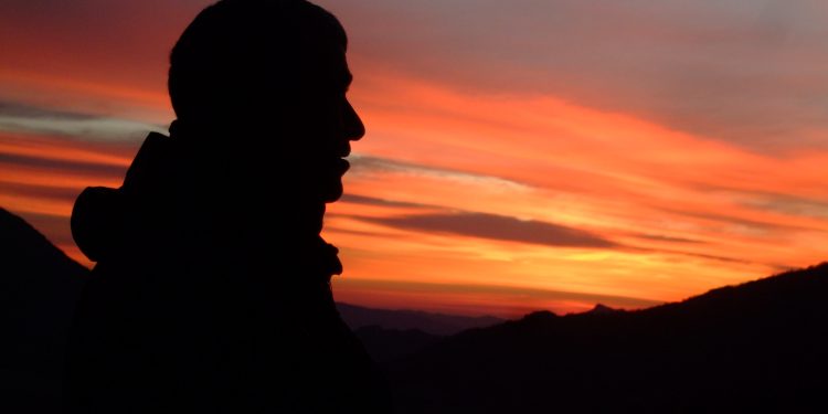 Ji Pênûsa Gerîlla: “Dîtina Serokatî Şansekê Dîrokiye”