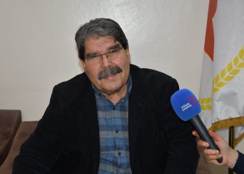Berdevkê PYD’ê Salih Muslim: “Dibin hinceta Girtiyên Siyasî de, dibin astangiya Yekîtiya Gel ê Kurd”