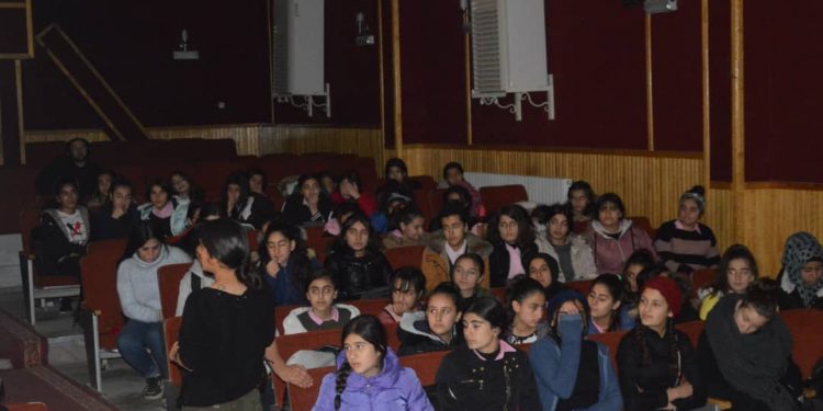 Bi boneya 25’ê Mijdarê Semînerek hat li dar xistin