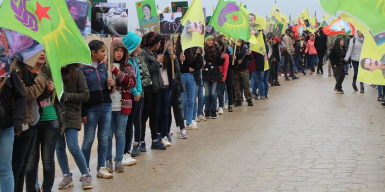 Yekitiya Jinên Ciwan a Herêma Efrînê komkujiya Til Rifatê şermezar kir