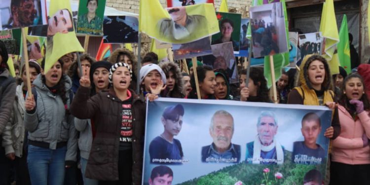 Yekitiya Jinên Ciwan a Herêma Efrînê komkujiya Til Rifatê şermezar kir