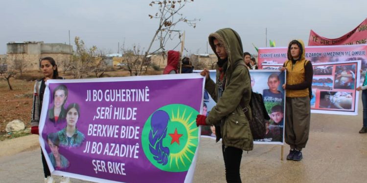 Yekitiya Jinên Ciwan a Herêma Efrînê komkujiya Til Rifatê şermezar kir