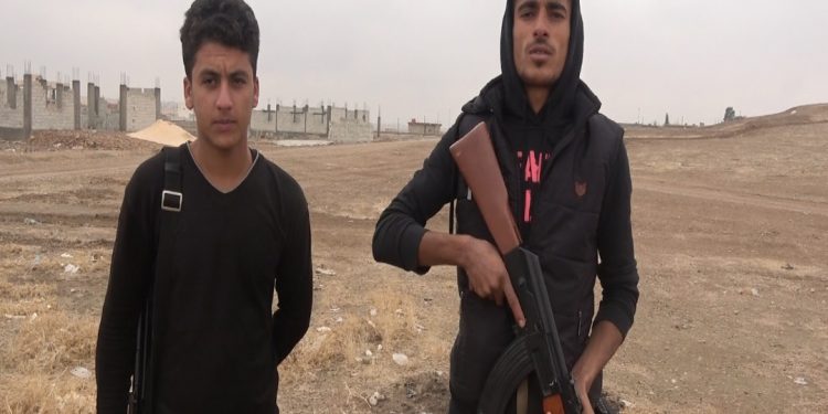 Ciwanên Şoreşger li Eyn Îsa di çeperên berxwedanê de cih digrin