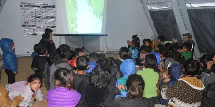 Ciwanan serdana Kampa Newroz kirin