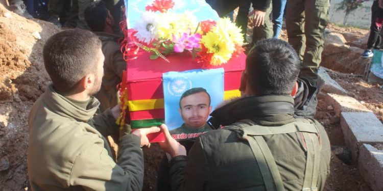 Şehîd Ayaz Omer li Dirbêsiyê bi merasîmekê veşartin