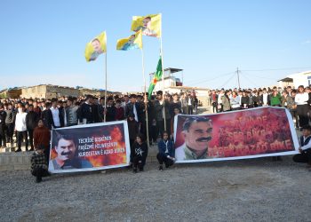 Ciwanên Mexmûrê tecrîda li ser Rêberê Gelan Ocalan şermezar kirin