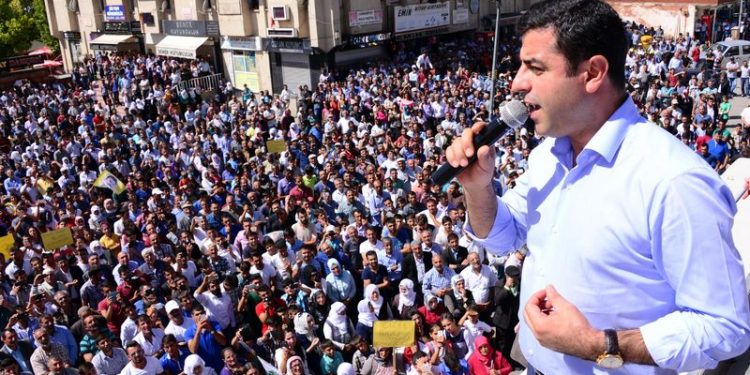 Demîrtaş ji ser hişê xwe çû, ew sewqî nexweşxaneyê nekirin!