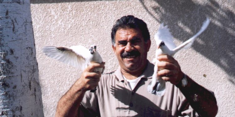 Parêzerên Ocalan ji bo hevdîtinê serî li rayedaran dan