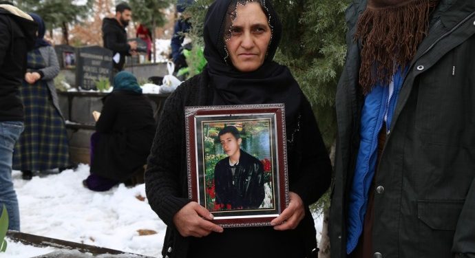 Şehîdên Roboskî di salvegera 8. de li ser gora xwe hatin bi bîr anîn