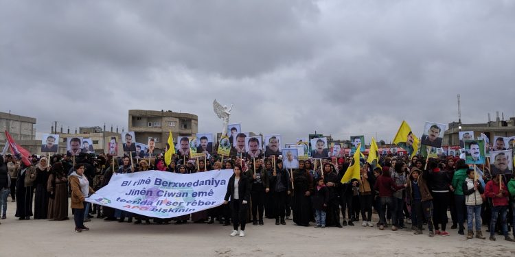 Bi pêşengtiya Jinên Ciwan li Kobanê tecrîd hate şermezar kirin