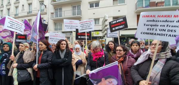 Şehîd Sara, Rojbin û Ronahî li Parîsê hatin bibîranîn