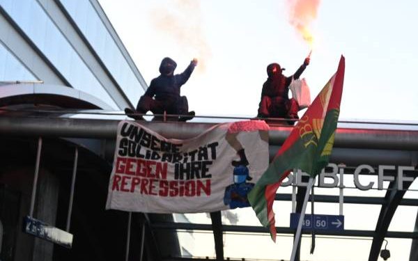 Li Bernê WEF û êrîşa Şengalê hate protestokirin