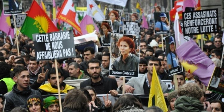 KCDK-E: Ji bo bîranîna Sara, Rojbîn û Ronahî em tevlî meşa li Parîsê bibin