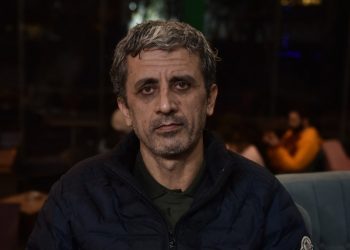 Bi hevjîna wî ya girtî gef lê xwarin