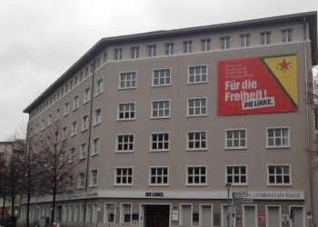 Ala YPG’ê li navenda Partiya Çepgir hate daliqandin