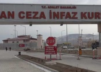 Li Girtîgeha Wanê rojê saet û nîv ava germ didin girtiyan!