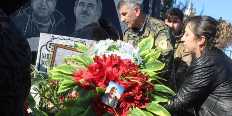 Welatiyên Dêrikê Şehîd Xebat Dêrik li ser gora wî bi bîr anîn