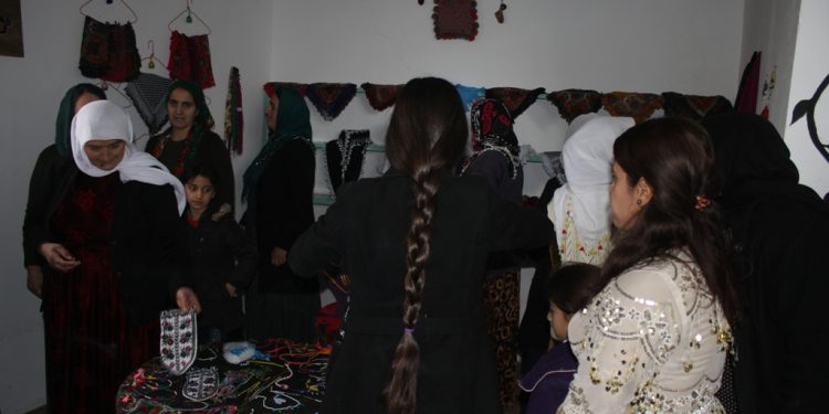 Kooperatîfa Jinên Ciwan li Mexmûrê hate vekirin