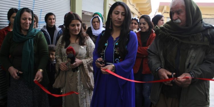 Kooperatîfa Jinên Ciwan li Mexmûrê hate vekirin