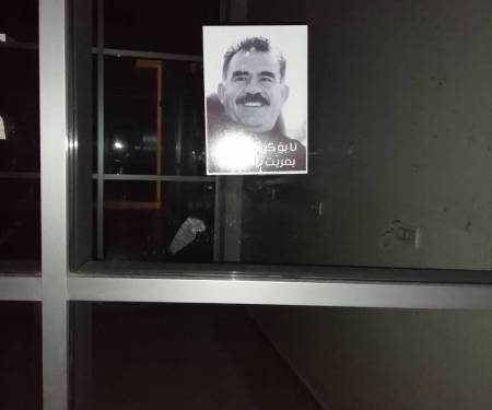 Zanîngeha Silêmaniyeyê bi wêneyên Ocalan xemilî