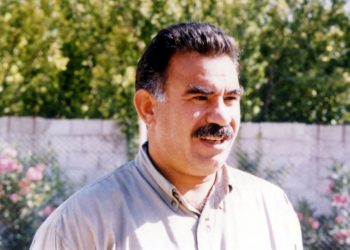 Parêzerên Ocalan ji bo dîtina muwekîlê xwe serî li rayedaran dan