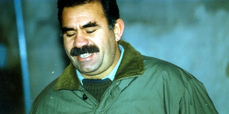 Parêzeran ji bo dîtina Ocalan serlêdan kirin