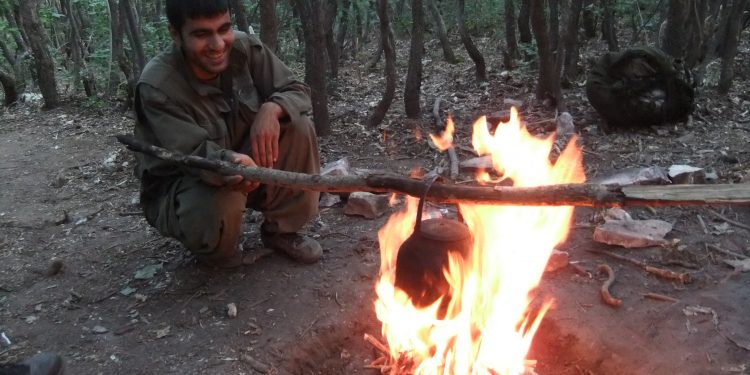 Ji Pênûsa Gerîlla: Roj û Kêliyên Ku Nayên Ji Bîrvekirin