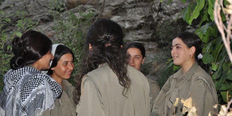 Di Destpêkê Dîroka Tevgera Azadiyê De Heya Roja Me Ya Îro Jina Kurd (1)