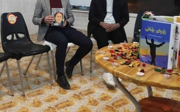 Li Başûr li bajarokê Qesrê ciwanan pirtûk nîqaş kirin