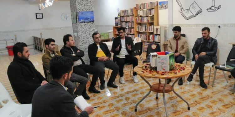 Li Başûr li bajarokê Qesrê ciwanan pirtûk nîqaş kirin