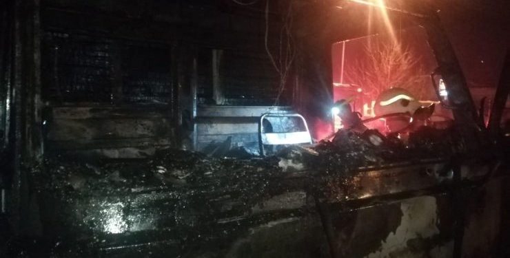 LEZGÎN – Li Îzmir û Stenbolê çalakî: 3 wesayît û 2 qemyon hatin şewitandin