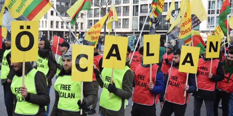 ‘Meşa Azadiyê’ a ciwanan dest pê kir