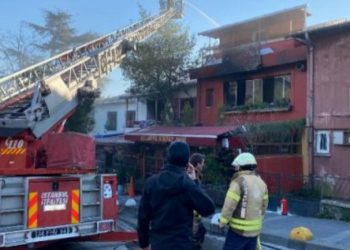 Yekîneyên Tolhildanê li dijî rêveber û hevkarên AKP’ê çalakî kirin