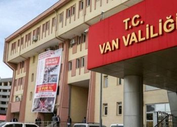 Qeyûmê li Wanê ji bo Idlibê pereyan ji personelan kom dike!