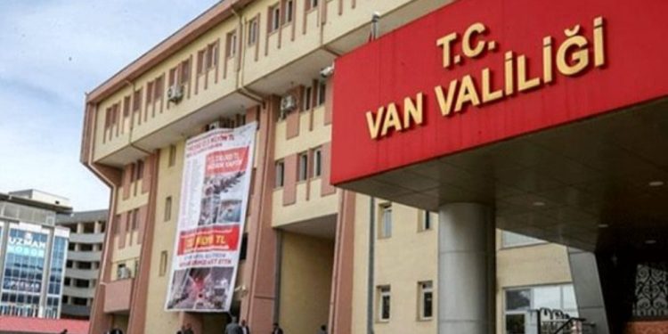 Qeyûmê li Wanê ji bo Idlibê pereyan ji personelan kom dike!