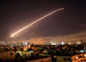 Balefirên ku têkevin qada hewayî ya Sûriyeyê wê rejîm lê bide!