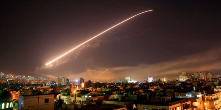 Balefirên ku têkevin qada hewayî ya Sûriyeyê wê rejîm lê bide!