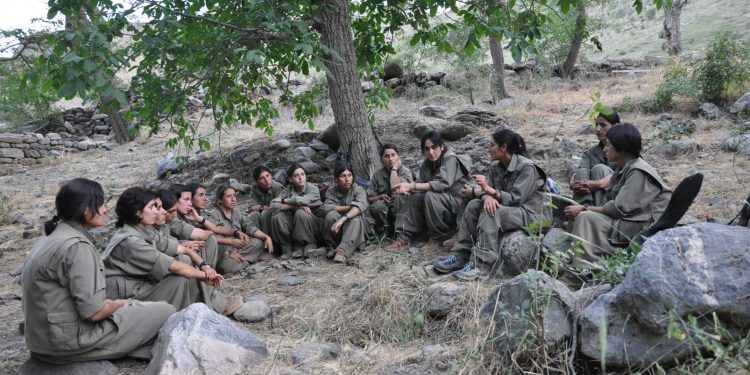 Ji Pênûsa Gerîlla: Agirê jiyana me ji Rêbertiya azad re